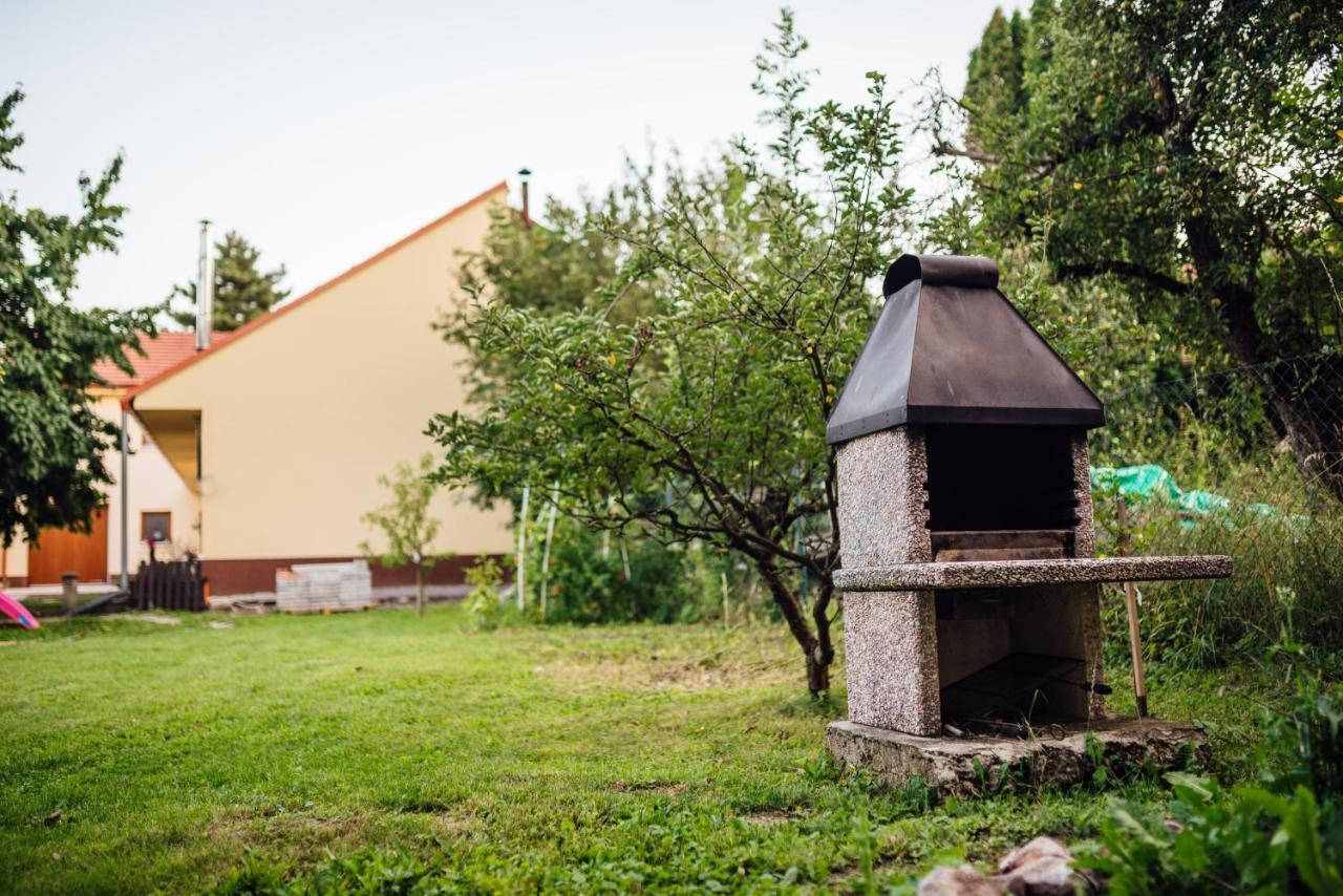 Apartman Pod Borovici Kovalovice Exterior foto