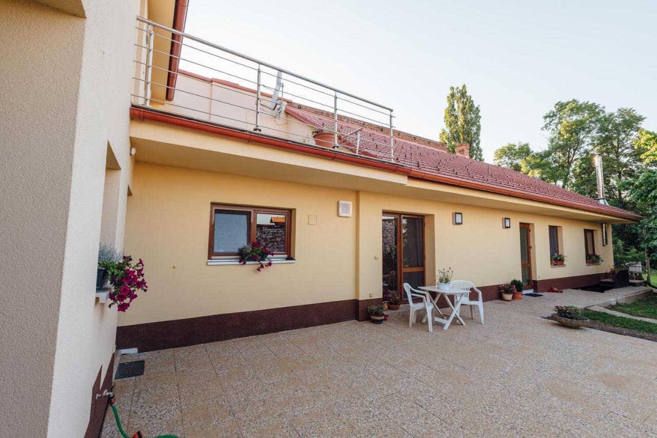 Apartman Pod Borovici Kovalovice Exterior foto